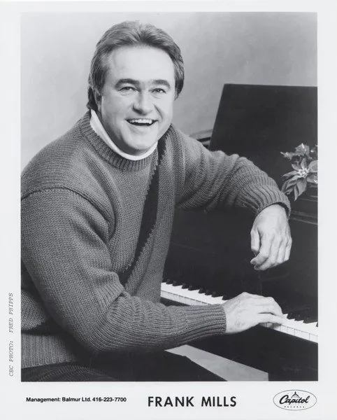 Frank Mills at the piano